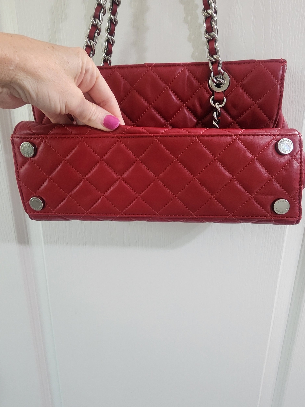Michael Kors Quilted Red Shoulder Tote - Picture 3 of 6